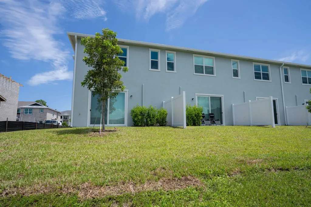 380 SE Crossoak Lane Port St Lucie FL 34984