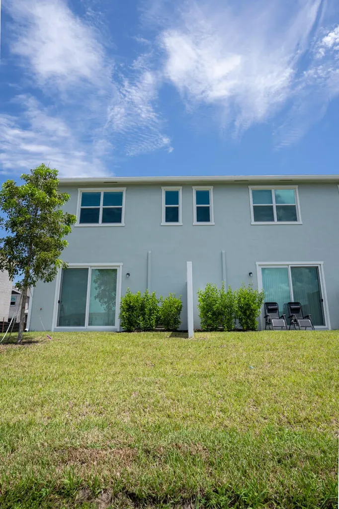 380 SE Crossoak Lane Port St Lucie FL 34984