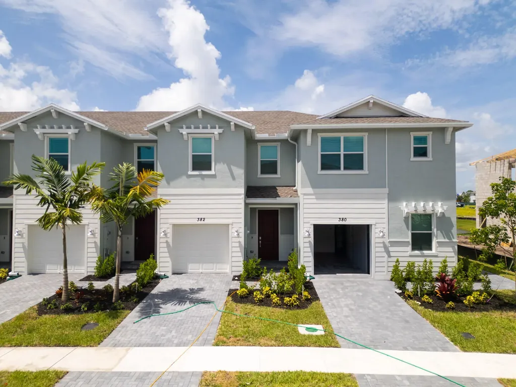 380 SE Crossoak Lane Port St Lucie FL 34984