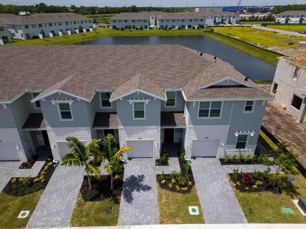380 SE Crossoak Lane Port St Lucie FL 34984