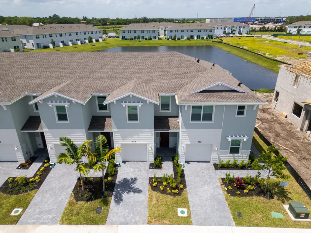 380 SE Crossoak Lane Port St Lucie FL 34984