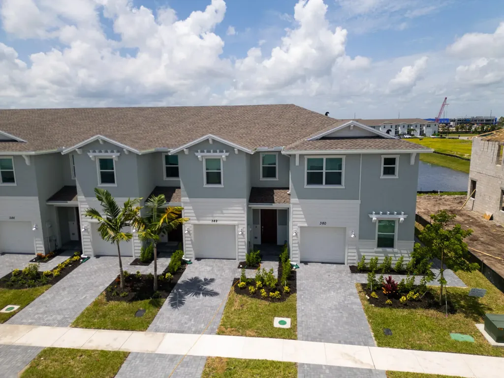 380 SE Crossoak Lane Port St Lucie FL 34984