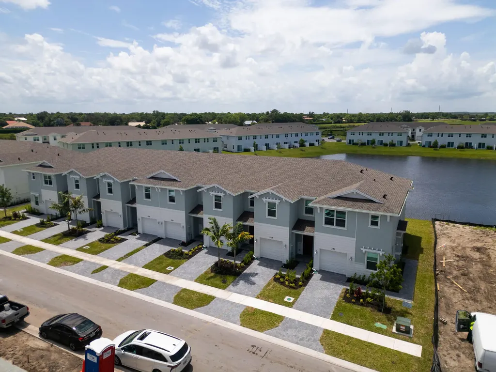 380 SE Crossoak Lane Port St Lucie FL 34984
