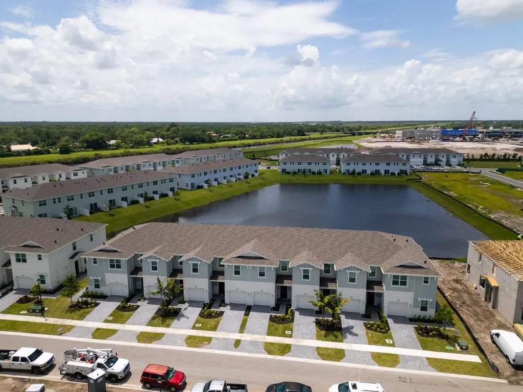 380 SE Crossoak Lane Port St Lucie FL 34984