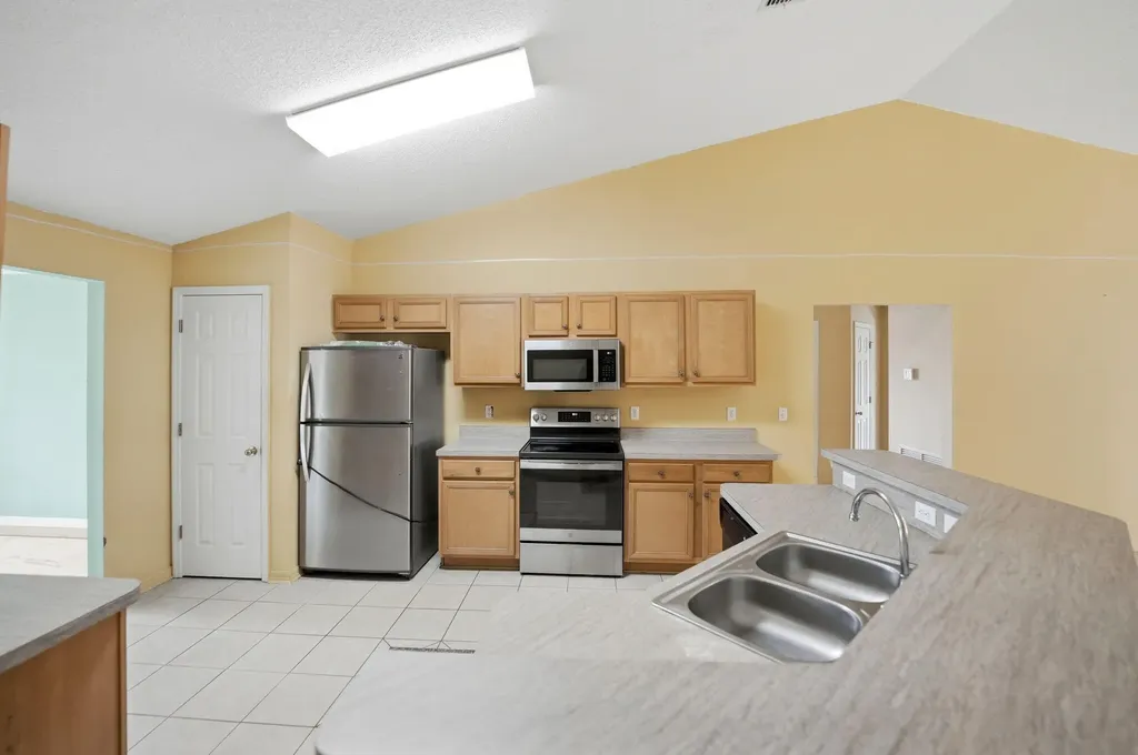 1692 SW Lofgren Avenue Port St Lucie FL 34953