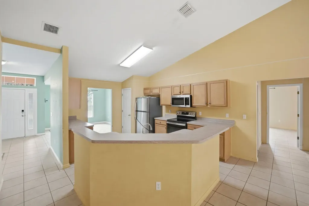 1692 SW Lofgren Avenue Port St Lucie FL 34953