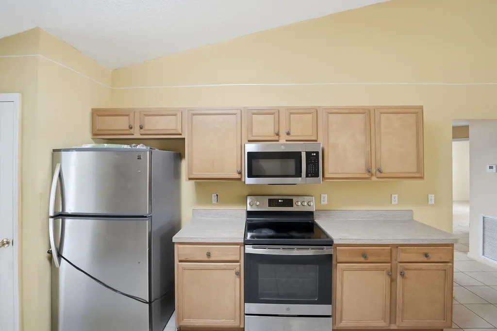 1692 SW Lofgren Avenue Port St Lucie FL 34953