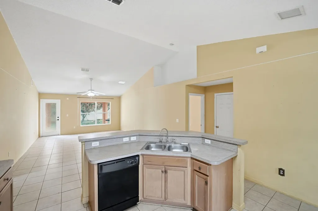 1692 SW Lofgren Avenue Port St Lucie FL 34953