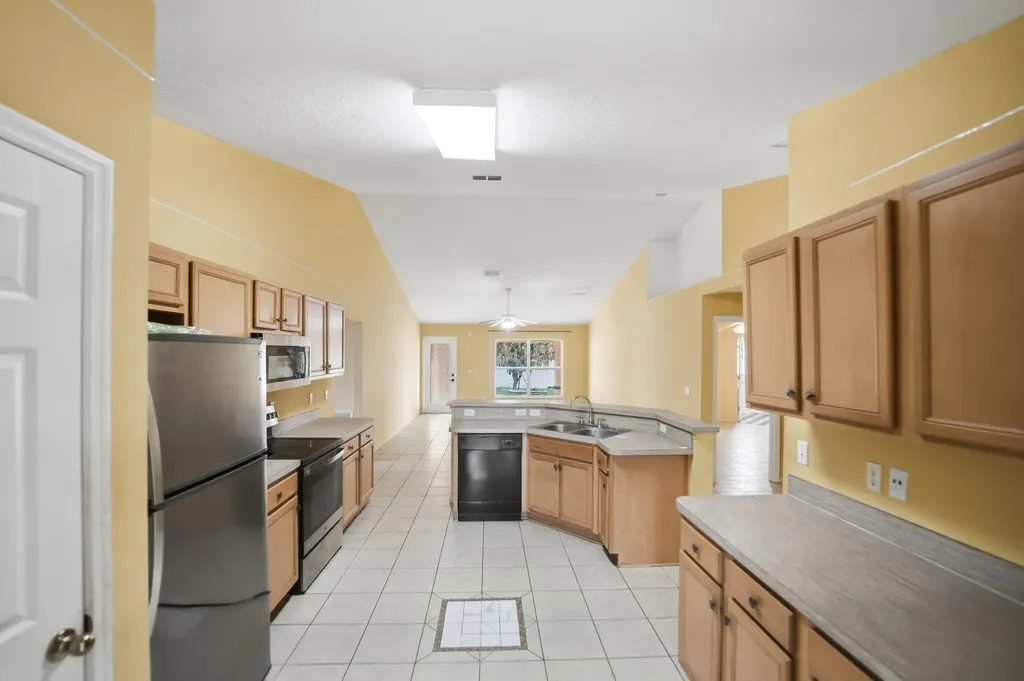 1692 SW Lofgren Avenue Port St Lucie FL 34953