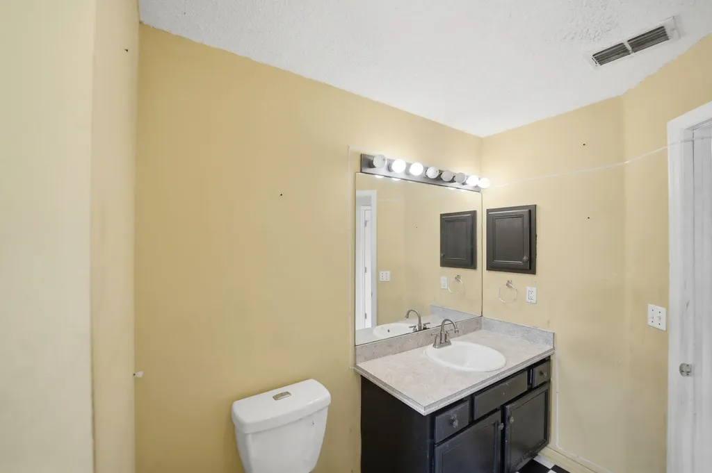 1692 SW Lofgren Avenue Port St Lucie FL 34953
