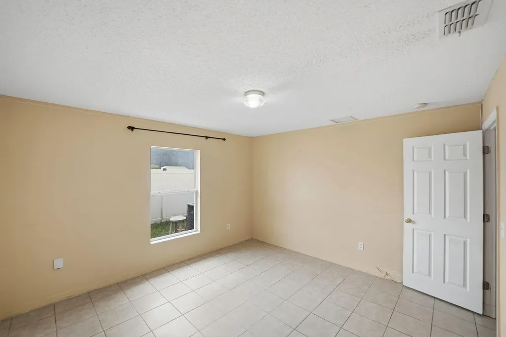 1692 SW Lofgren Avenue Port St Lucie FL 34953