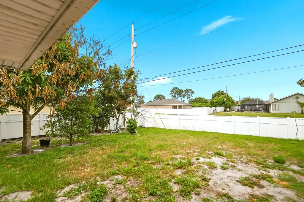 1692 SW Lofgren Avenue Port St Lucie FL 34953