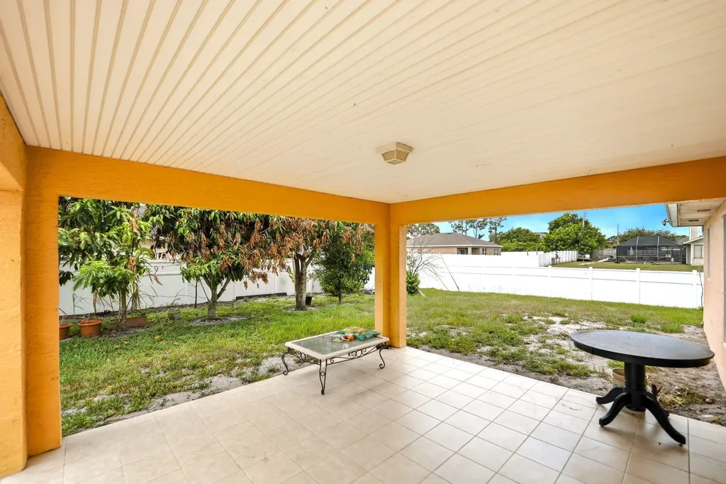 1692 SW Lofgren Avenue Port St Lucie FL 34953