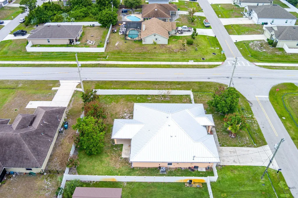 1692 SW Lofgren Avenue Port St Lucie FL 34953