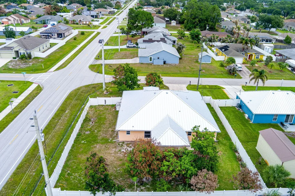 1692 SW Lofgren Avenue Port St Lucie FL 34953