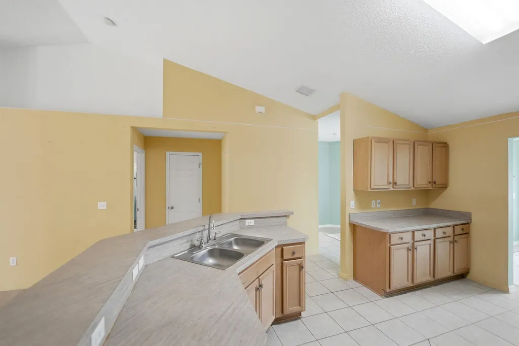 1692 SW Lofgren Avenue Port St Lucie FL 34953