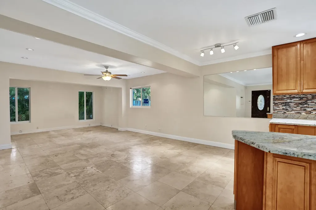 1240 SW 4th Avenue Pompano Beach FL 33060