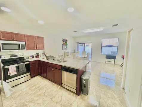 10490 W 33rd Way Hialeah FL 33018