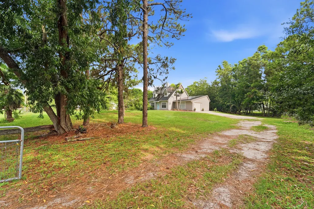 16317 Glasgow Drive E The Acreage FL 33470