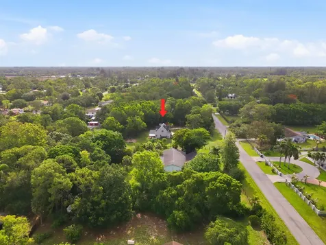16317 Glasgow Drive E The Acreage FL 33470
