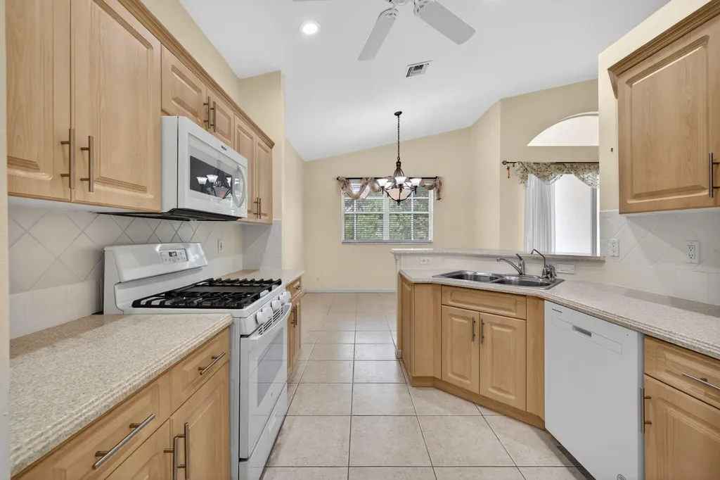 171 NW Lawton Road Port St Lucie FL 34986