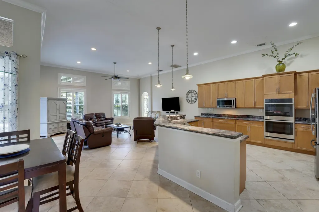 5835 Lago Del Sol Drive Lake Worth FL 33449