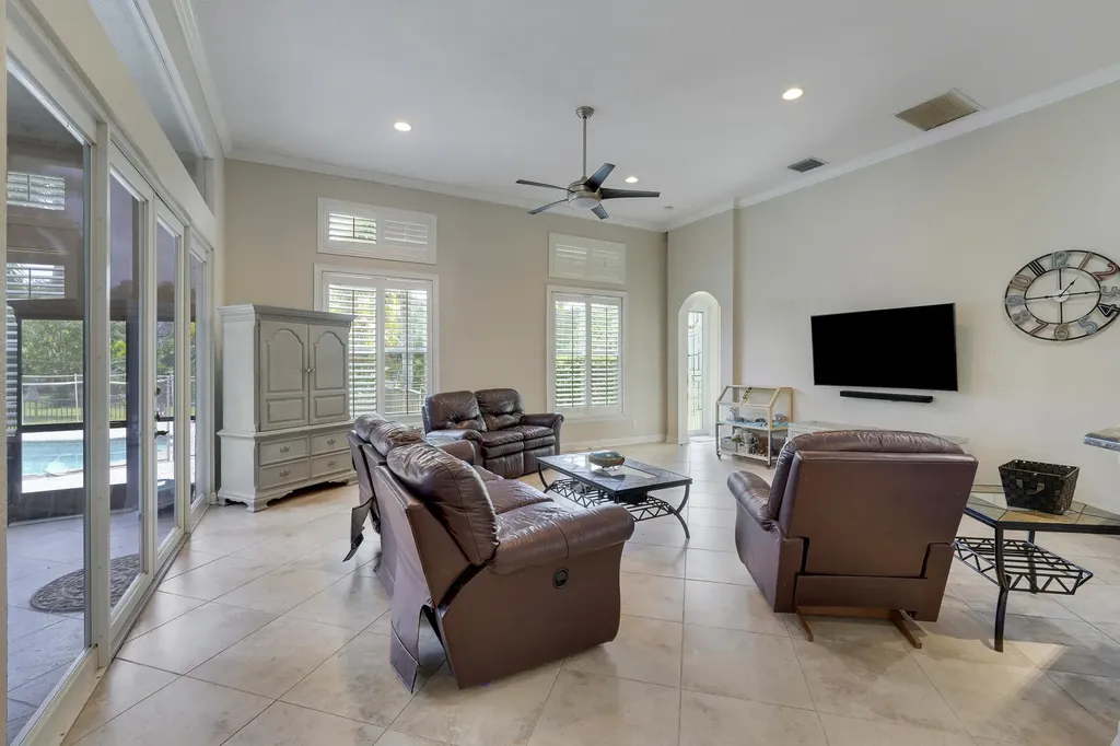 5835 Lago Del Sol Drive Lake Worth FL 33449