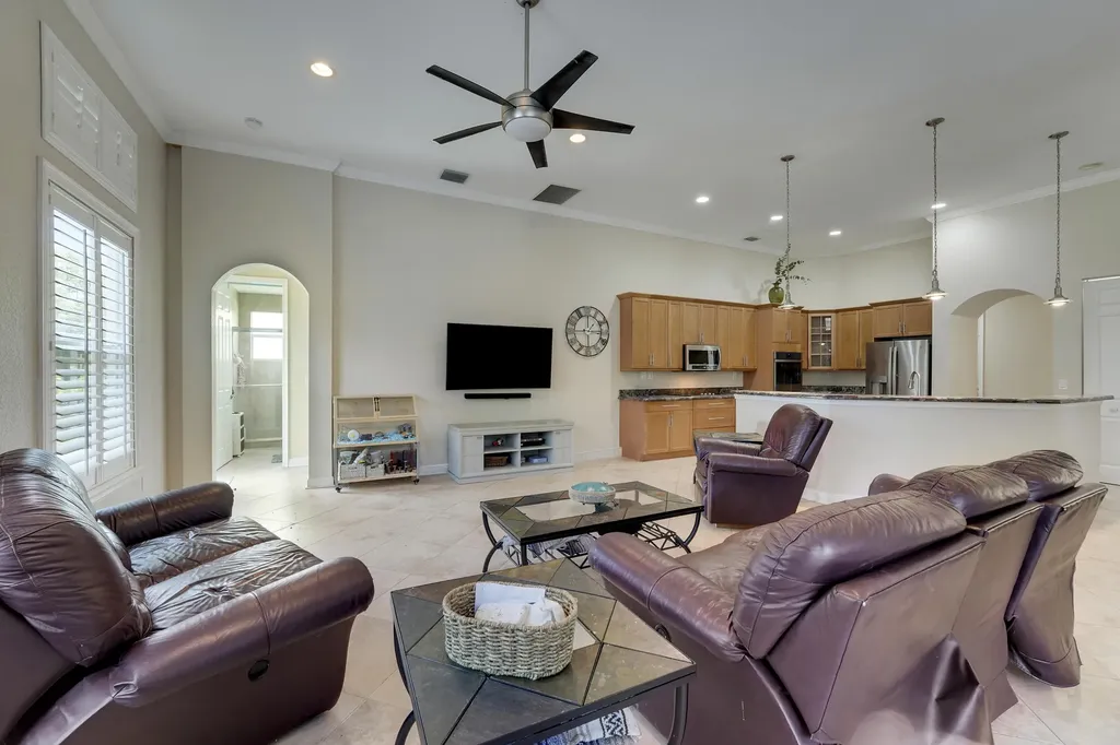 5835 Lago Del Sol Drive Lake Worth FL 33449