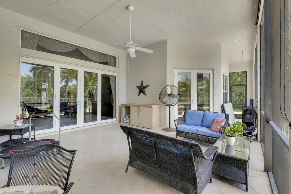 5835 Lago Del Sol Drive Lake Worth FL 33449