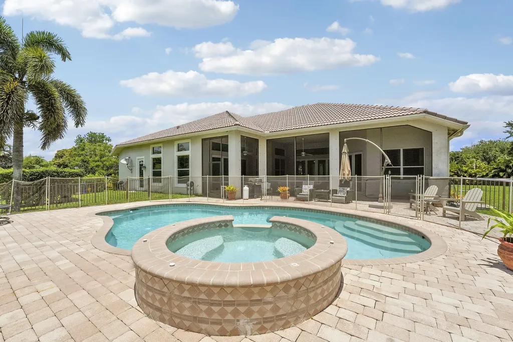 5835 Lago Del Sol Drive Lake Worth FL 33449