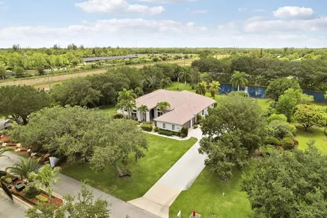 5835 Lago Del Sol Drive Lake Worth FL 33449
