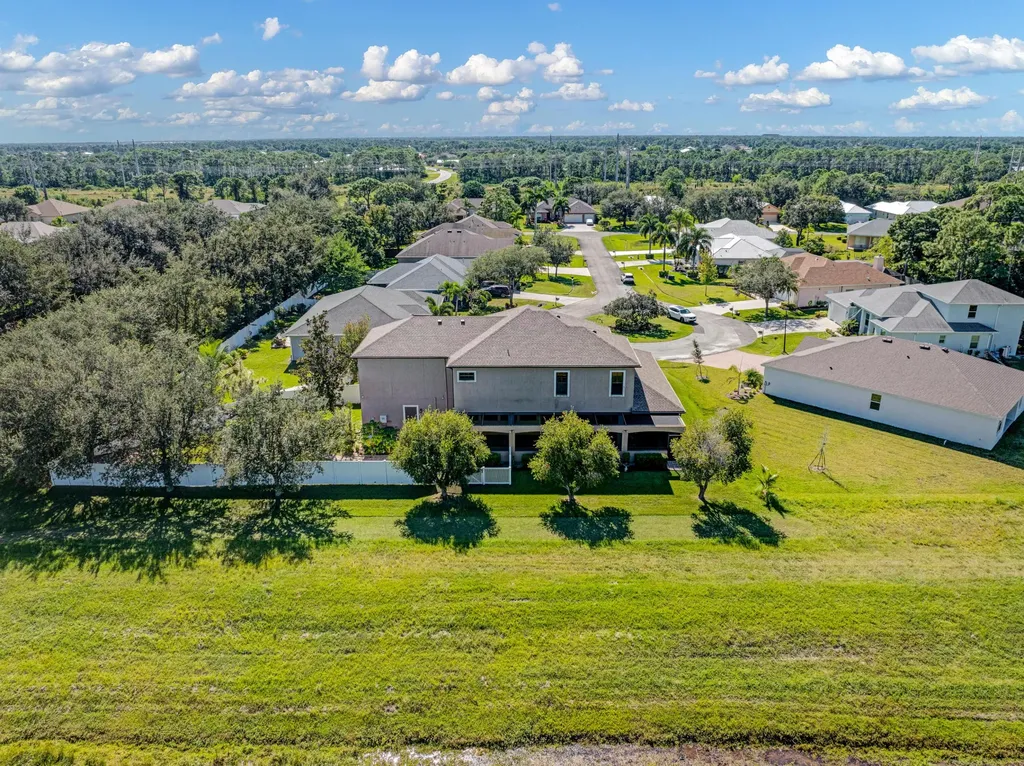 5811 NW Blue Bonnet Court Port St Lucie FL 34986