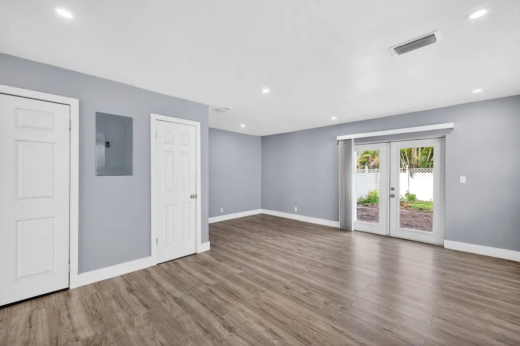 5424 SW 44th Terrace Dania Beach FL 33314