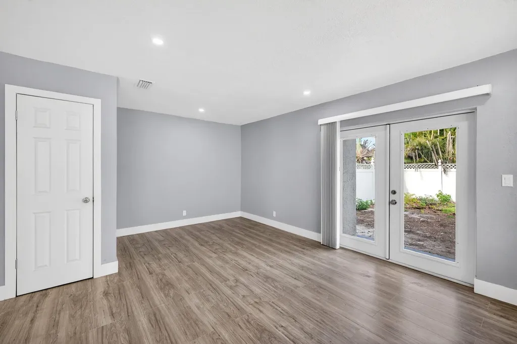 5424 SW 44th Terrace Dania Beach FL 33314