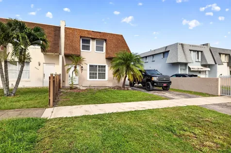 5424 SW 44th Terrace Dania Beach FL 33314