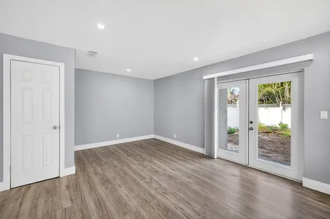 5424 SW 44th Terrace Dania Beach FL 33314