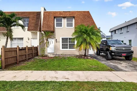 5424 SW 44th Terrace Dania Beach FL 33314