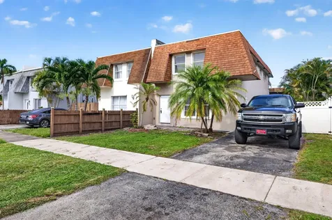 5424 SW 44th Terrace Dania Beach FL 33314