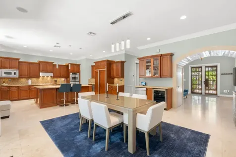 633 NE 20th Street Wilton Manors FL 33305