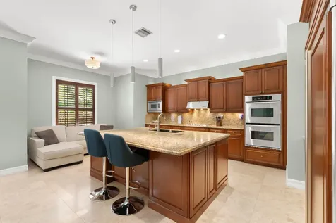 633 NE 20th Street Wilton Manors FL 33305