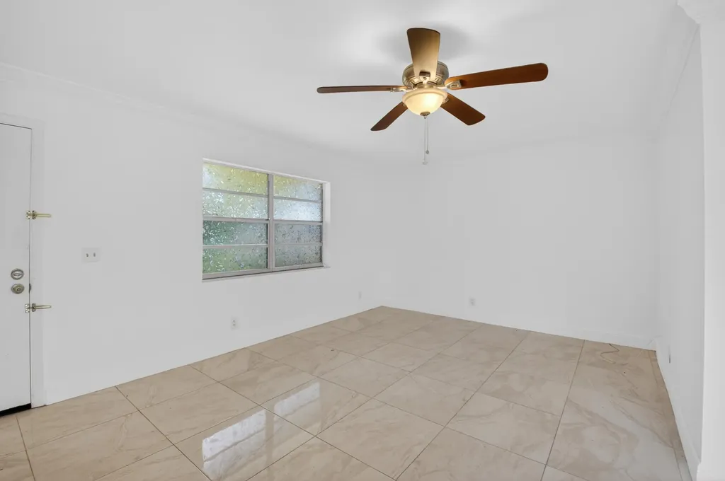 506 E Capri Road Delray Beach FL 33484