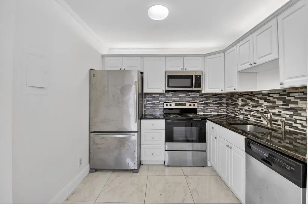 506 E Capri Road Delray Beach FL 33484