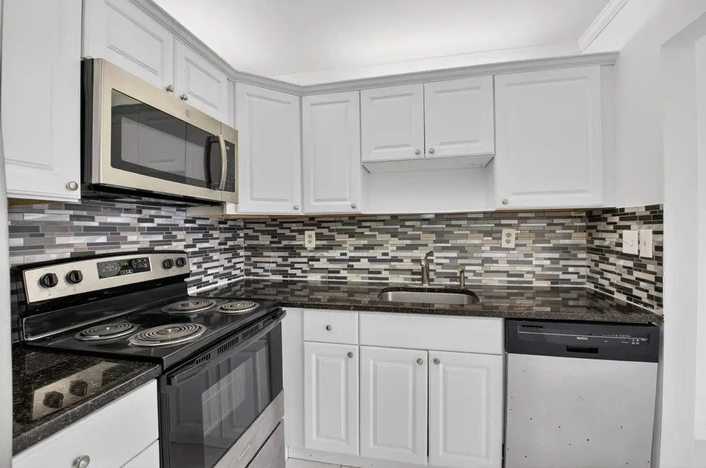 506 E Capri Road Delray Beach FL 33484