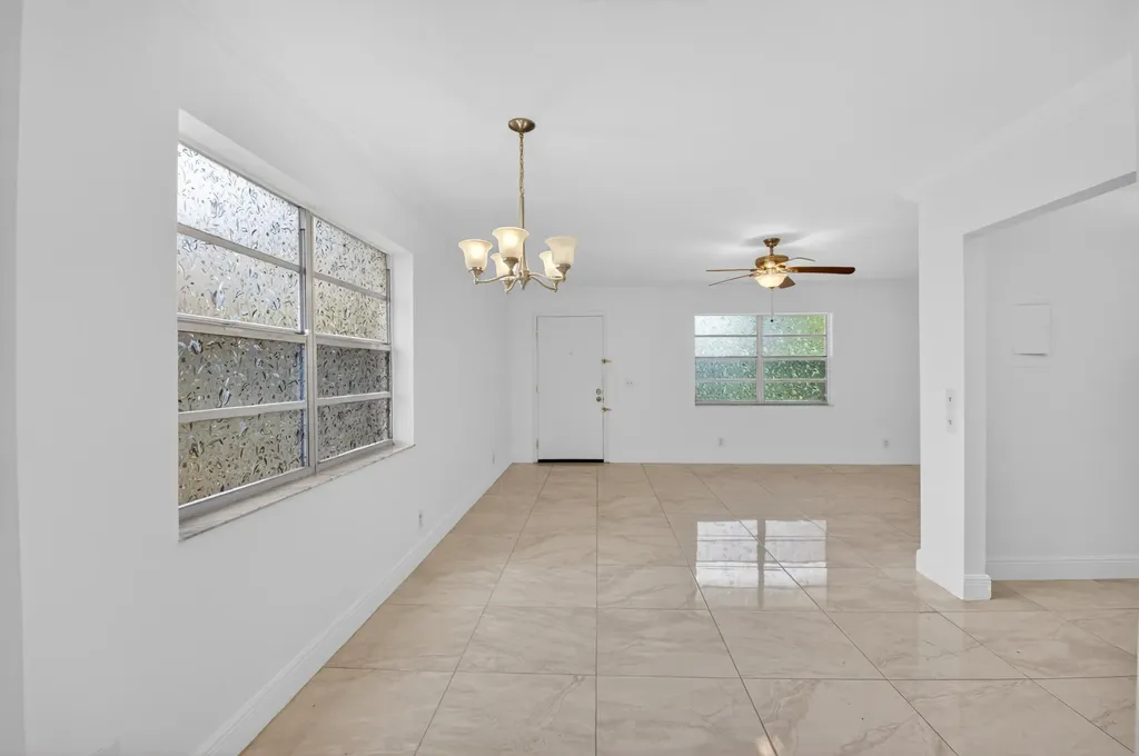 506 E Capri Road Delray Beach FL 33484