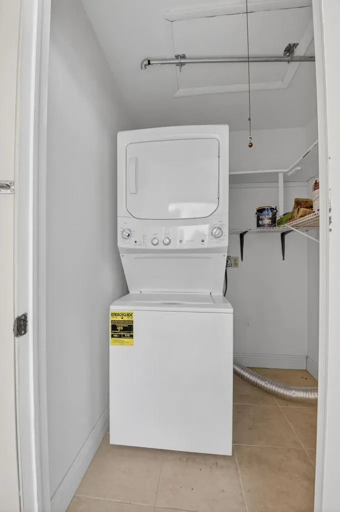 506 E Capri Road Delray Beach FL 33484