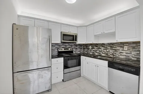 506 E Capri Road Delray Beach FL 33484