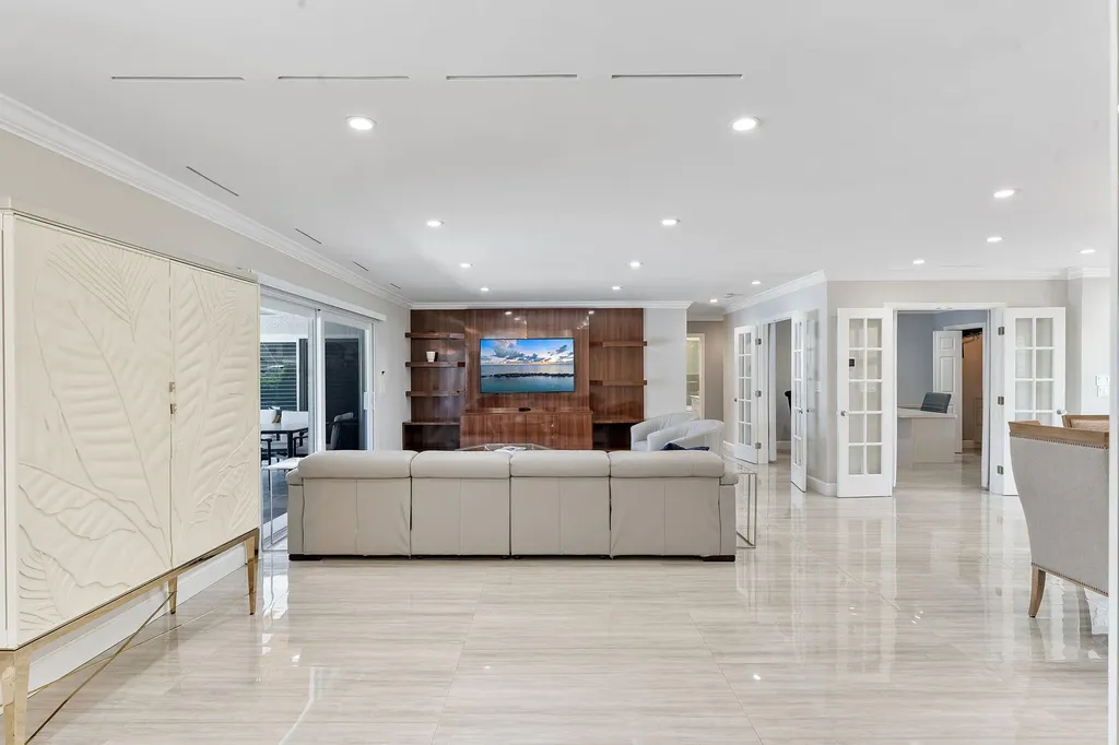 831 Dover Street Boca Raton FL 33487