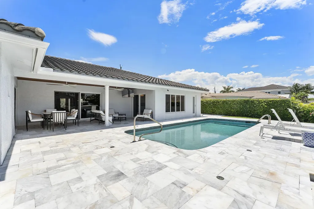 831 Dover Street Boca Raton FL 33487