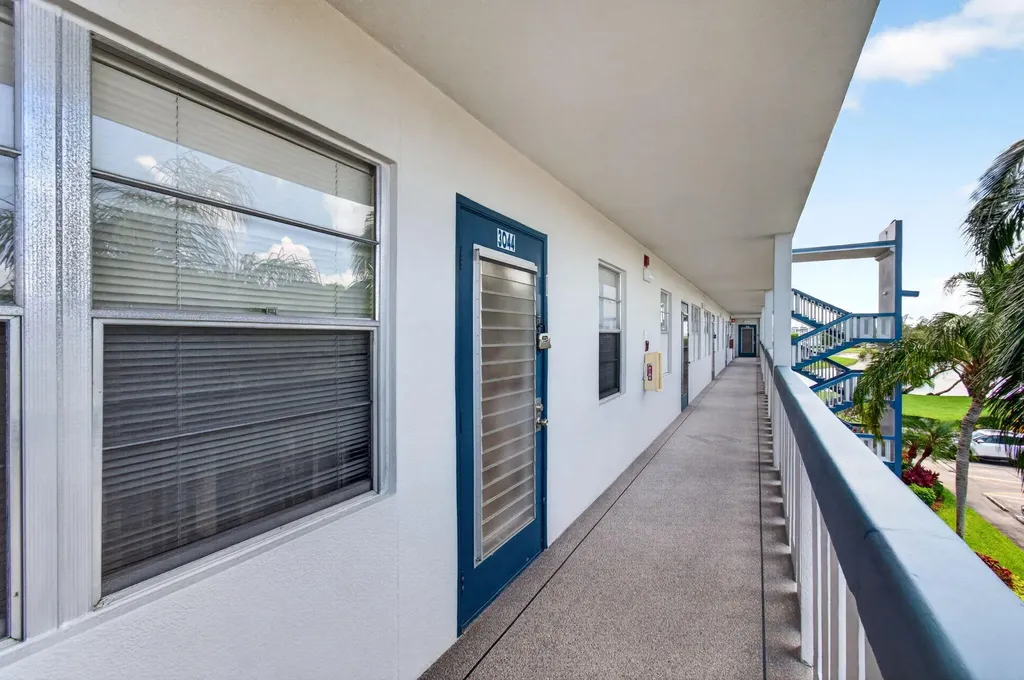 3044 Lincoln C Boca Raton FL 33434