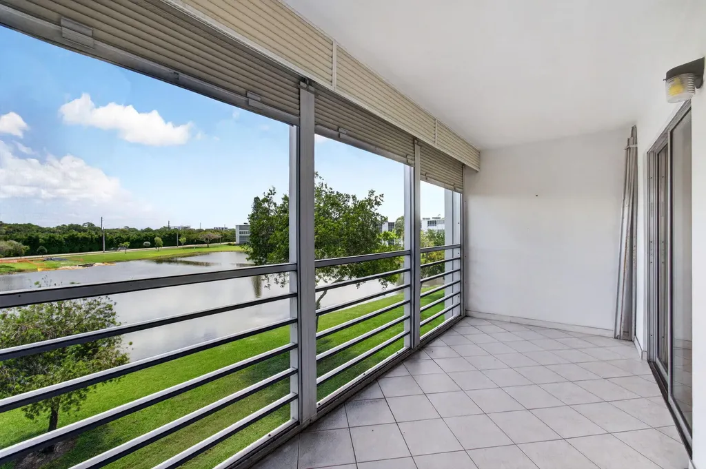 3044 Lincoln C Boca Raton FL 33434